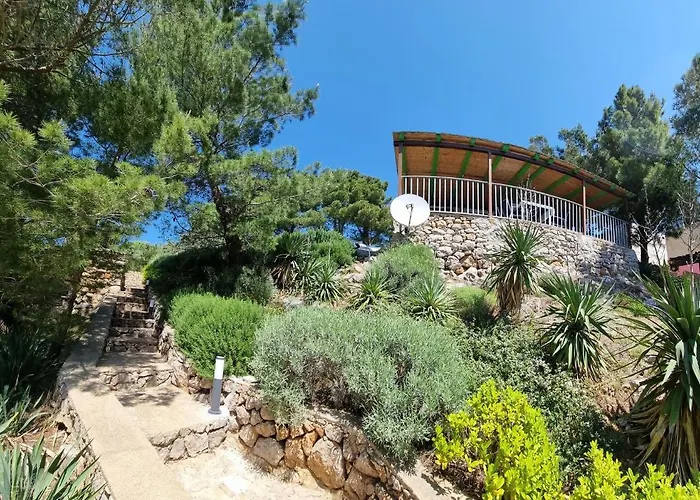 Pinus 2* Starigrad Paklenica