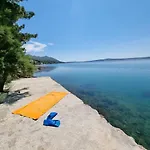 Pinus Кемпинг Стариград-Пакленица